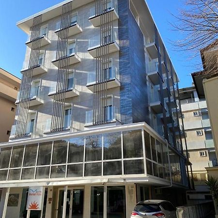 Hotel Vernel Rimini Exterior foto